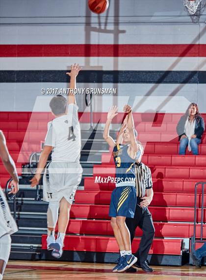 Thumbnail 3 in Chavez vs. Rosemont (Cordova Christmas Tournament) photogallery.