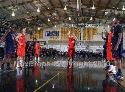 Thumbnail 1 in Winter Park vs. Milton (City of Palms Classic) photogallery.