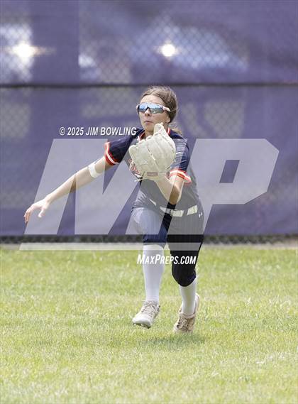 Thumbnail 3 in Mahomet-Seymour vs. Champaign Central (IHSA 3A Regional Final) photogallery.