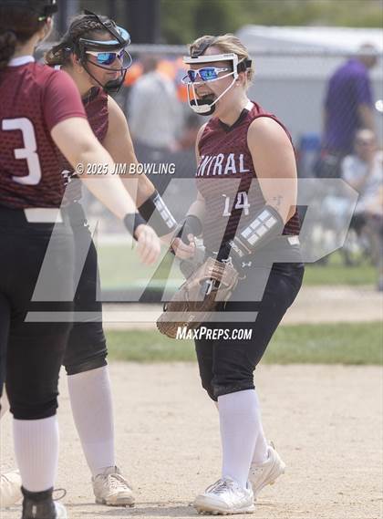 Thumbnail 2 in Mahomet-Seymour vs. Champaign Central (IHSA 3A Regional Final) photogallery.