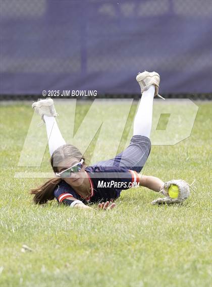 Thumbnail 2 in Mahomet-Seymour vs. Champaign Central (IHSA 3A Regional Final) photogallery.