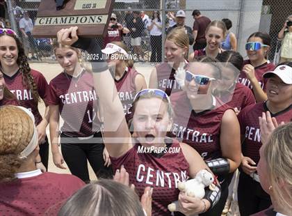 Thumbnail 1 in Mahomet-Seymour vs. Champaign Central (IHSA 3A Regional Final) photogallery.