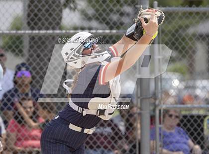 Thumbnail 3 in Mahomet-Seymour vs. Champaign Central (IHSA 3A Regional Final) photogallery.