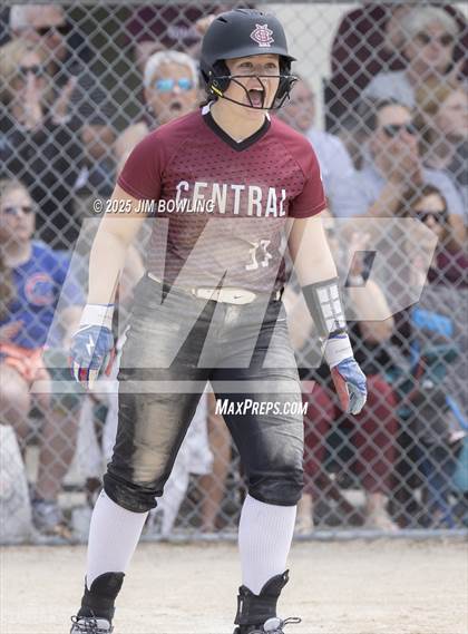 Thumbnail 1 in Mahomet-Seymour vs. Champaign Central (IHSA 3A Regional Final) photogallery.