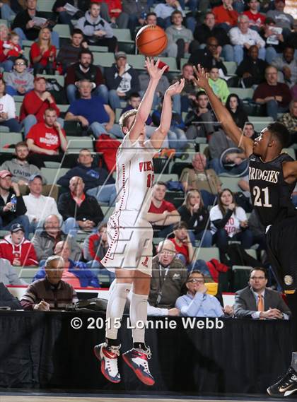 Thumbnail 3 in Bridgehampton vs Moriah (NYSPHSAA Class D Semifinal) photogallery.