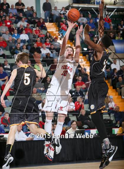 Thumbnail 2 in Bridgehampton vs Moriah (NYSPHSAA Class D Semifinal) photogallery.
