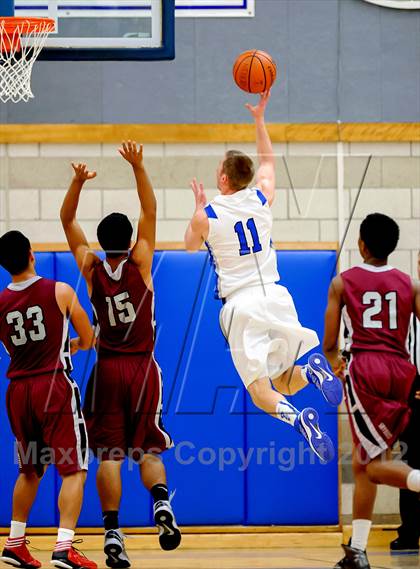 Thumbnail 3 in Rocklin vs. Weston Ranch (Rocklin Holiday Classic) photogallery.