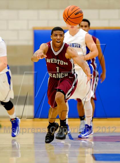 Thumbnail 2 in Rocklin vs. Weston Ranch (Rocklin Holiday Classic) photogallery.