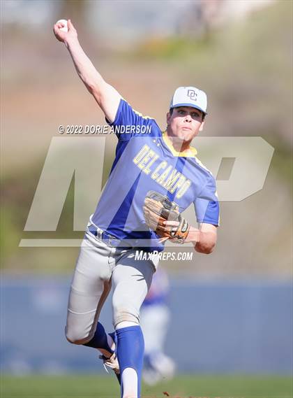 Thumbnail 2 in Del Campo @ Vista del Lago photogallery.