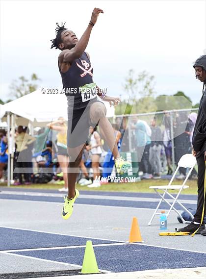 Thumbnail 1 in Bob Hayes Invitational (Long Jump) photogallery.