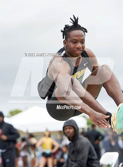 Thumbnail 1 in Bob Hayes Invitational (Long Jump) photogallery.