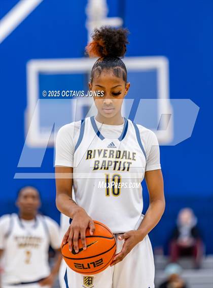 Thumbnail 2 in Riverdale Baptist vs Woodgrove (The St. James MLK Classic) photogallery.