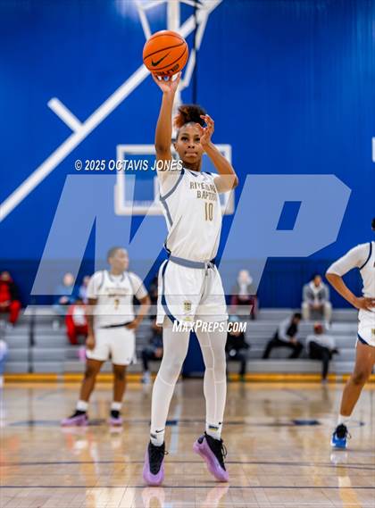 Thumbnail 1 in Riverdale Baptist vs Woodgrove (The St. James MLK Classic) photogallery.