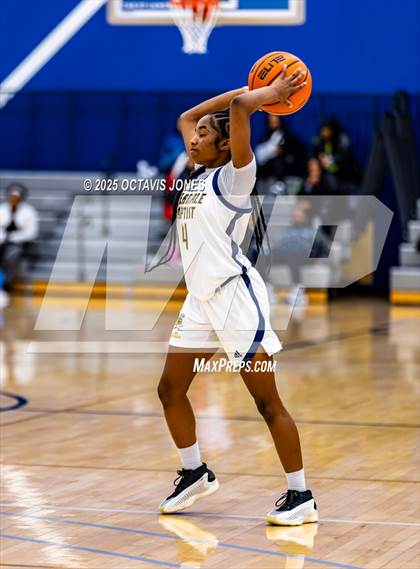 Thumbnail 2 in Riverdale Baptist vs Woodgrove (The St. James MLK Classic) photogallery.