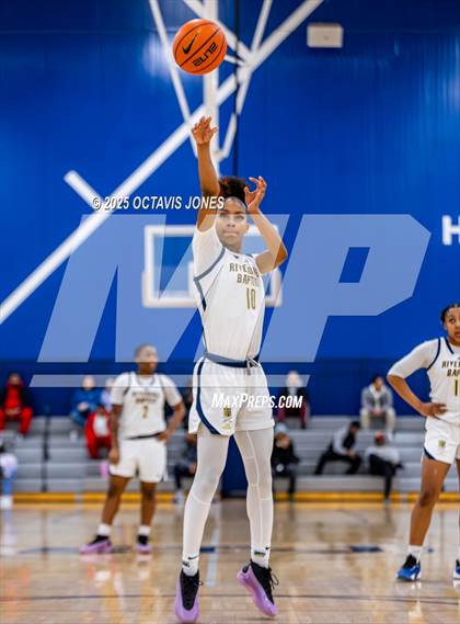 Thumbnail 2 in Riverdale Baptist vs Woodgrove (The St. James MLK Classic) photogallery.