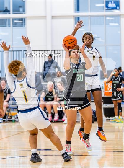 Thumbnail 2 in Riverdale Baptist vs Woodgrove (The St. James MLK Classic) photogallery.