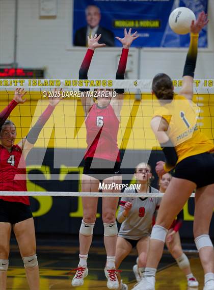 Thumbnail 2 in Santa Fe @ Merritt Island (FHSAA 4A Region 2 Final) photogallery.