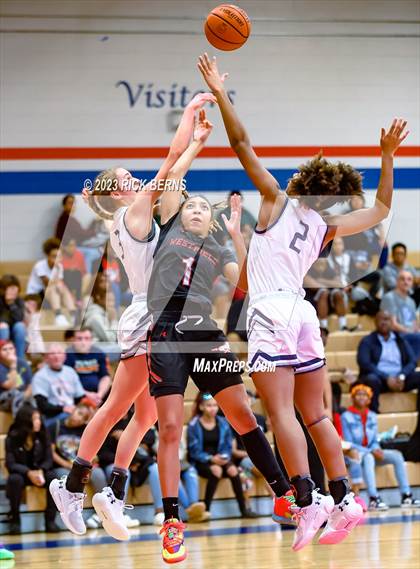 Thumbnail 1 in Tomball Memorial vs Westfield (UIL6A Region-2 Area Playoff) photogallery.