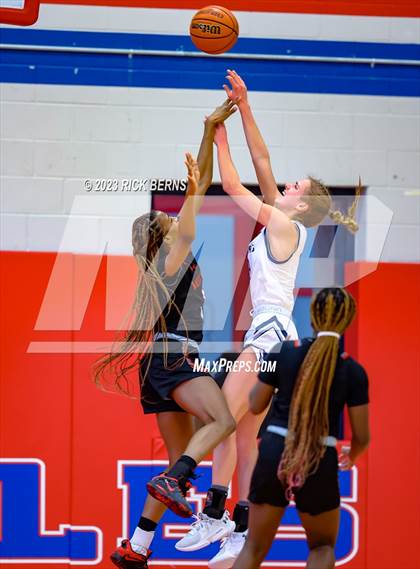 Thumbnail 3 in Tomball Memorial vs Westfield (UIL6A Region-2 Area Playoff) photogallery.