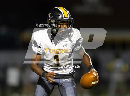 Thumbnail 2 in Charleston @ DeSoto Central photogallery.