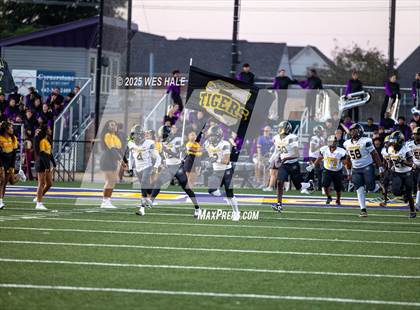 Thumbnail 2 in Charleston @ DeSoto Central photogallery.