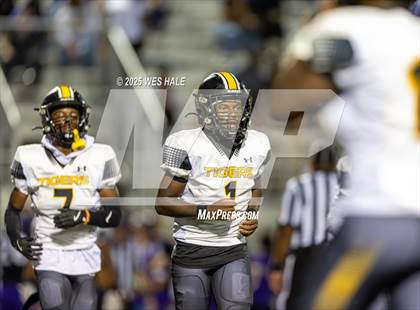 Thumbnail 1 in Charleston @ DeSoto Central photogallery.