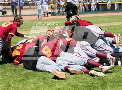 Thumbnail 3 in Rocky Mountain vs. Broomfield (CHSAA 5A Final) photogallery.