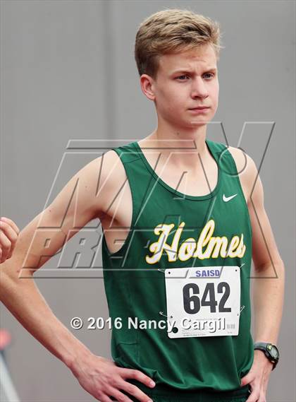 Thumbnail 3 in UIL 6A Region 4 Track Meet photogallery.
