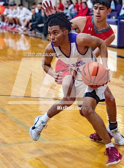 Thumbnail 1 in Lee vs Brackenridge (SAISD Boys Basketball Tournament) photogallery.