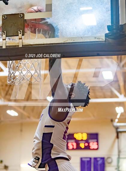 Thumbnail 2 in Lee vs Brackenridge (SAISD Boys Basketball Tournament) photogallery.