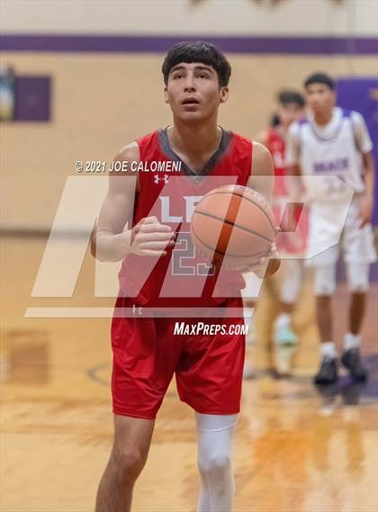 Thumbnail 3 in Lee vs Brackenridge (SAISD Boys Basketball Tournament) photogallery.