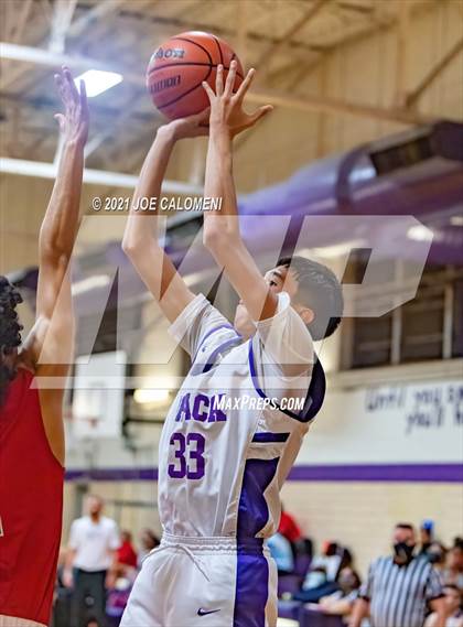 Thumbnail 2 in Lee vs Brackenridge (SAISD Boys Basketball Tournament) photogallery.