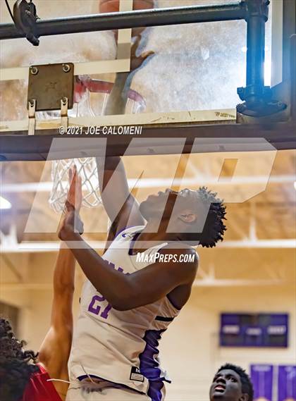 Thumbnail 1 in Lee vs Brackenridge (SAISD Boys Basketball Tournament) photogallery.