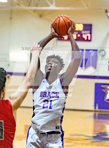 Thumbnail 3 in Lee vs Brackenridge (SAISD Boys Basketball Tournament) photogallery.