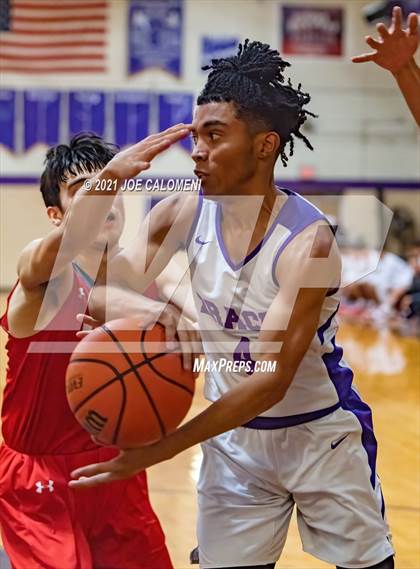 Thumbnail 3 in Lee vs Brackenridge (SAISD Boys Basketball Tournament) photogallery.