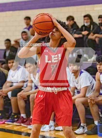 Thumbnail 1 in Lee vs Brackenridge (SAISD Boys Basketball Tournament) photogallery.
