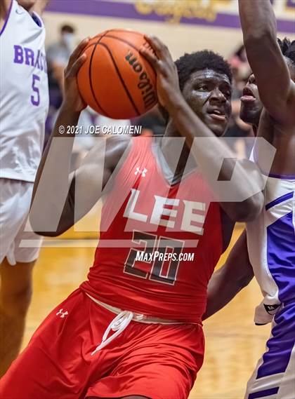 Thumbnail 3 in Lee vs Brackenridge (SAISD Boys Basketball Tournament) photogallery.