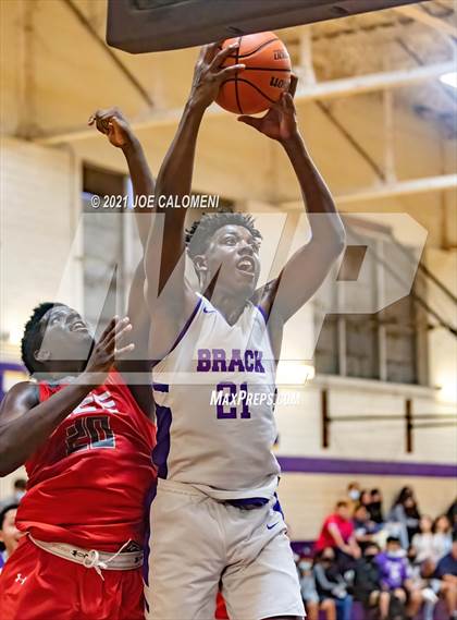 Thumbnail 1 in Lee vs Brackenridge (SAISD Boys Basketball Tournament) photogallery.