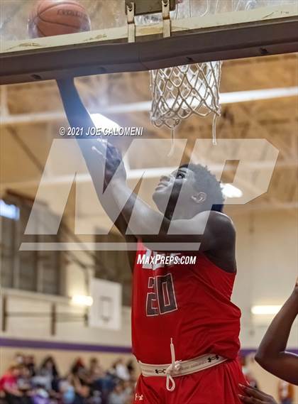 Thumbnail 1 in Lee vs Brackenridge (SAISD Boys Basketball Tournament) photogallery.
