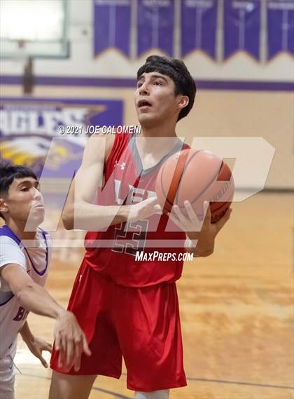 Thumbnail 2 in Lee vs Brackenridge (SAISD Boys Basketball Tournament) photogallery.