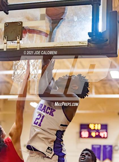 Thumbnail 2 in Lee vs Brackenridge (SAISD Boys Basketball Tournament) photogallery.