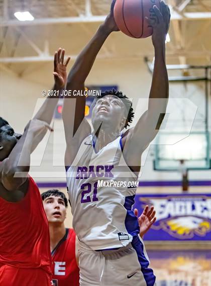 Thumbnail 3 in Lee vs Brackenridge (SAISD Boys Basketball Tournament) photogallery.