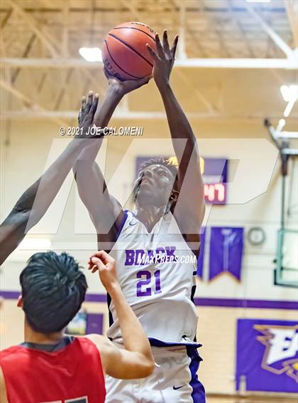 Thumbnail 1 in Lee vs Brackenridge (SAISD Boys Basketball Tournament) photogallery.