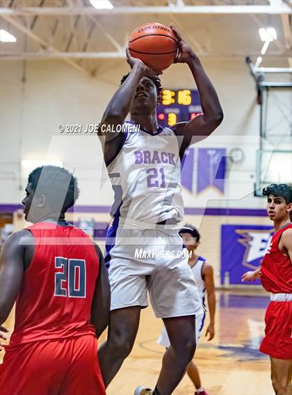 Thumbnail 2 in Lee vs Brackenridge (SAISD Boys Basketball Tournament) photogallery.