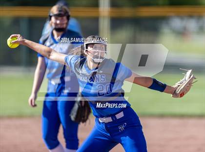Thumbnail 1 in Papillion-LaVista South vs. Blair photogallery.