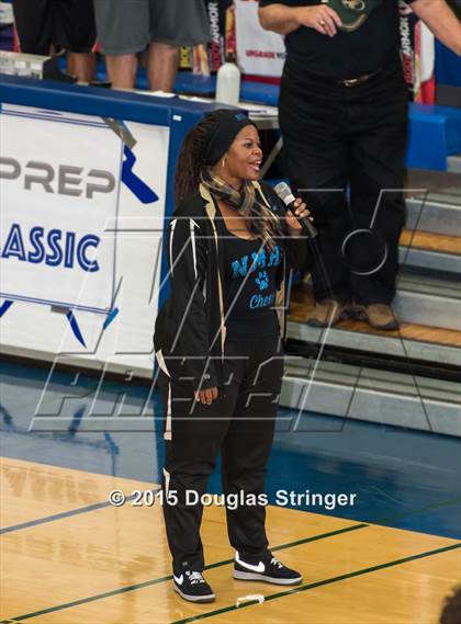Thumbnail 2 in Sierra Canyon vs. Moreau Catholic (Prep 2 Prep Tip-Off Classic) photogallery.