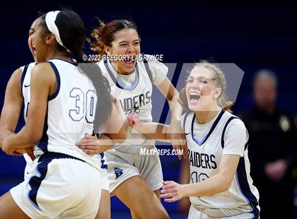 Thumbnail 1 in Trinity vs Bell (UIL 6A Regional Quarterfinal) photogallery.