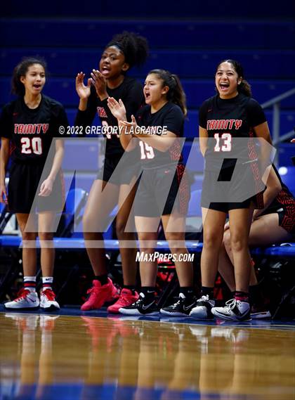 Thumbnail 3 in Trinity vs Bell (UIL 6A Regional Quarterfinal) photogallery.