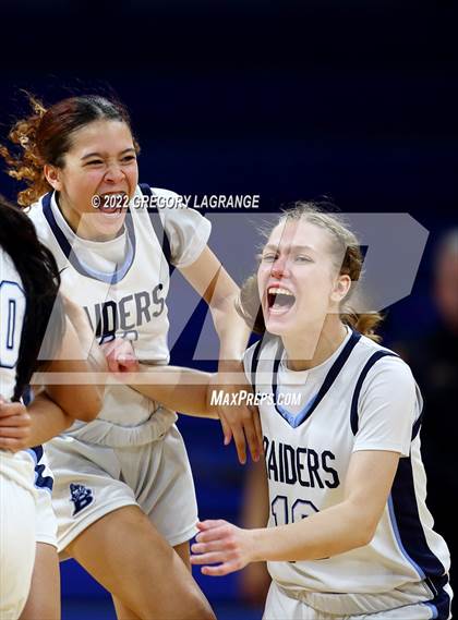 Thumbnail 3 in Trinity vs Bell (UIL 6A Regional Quarterfinal) photogallery.