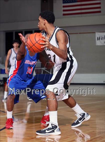 Thumbnail 2 in Clark vs Duncanville (McDonald's Texas Invitational) photogallery.